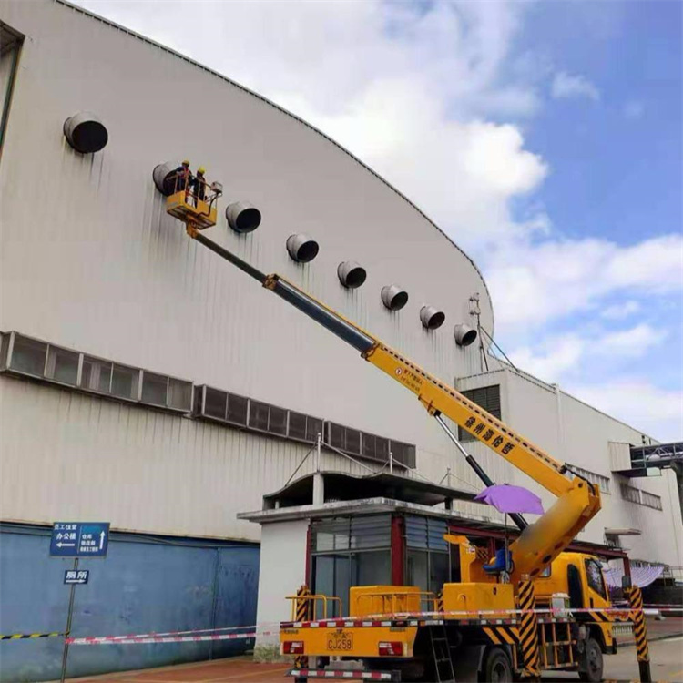 惠阳高空作业车出租服务：专业广告牌安装解决方案