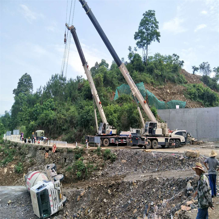 惠阳汽车掉沟里叫吊车救援要多少钱